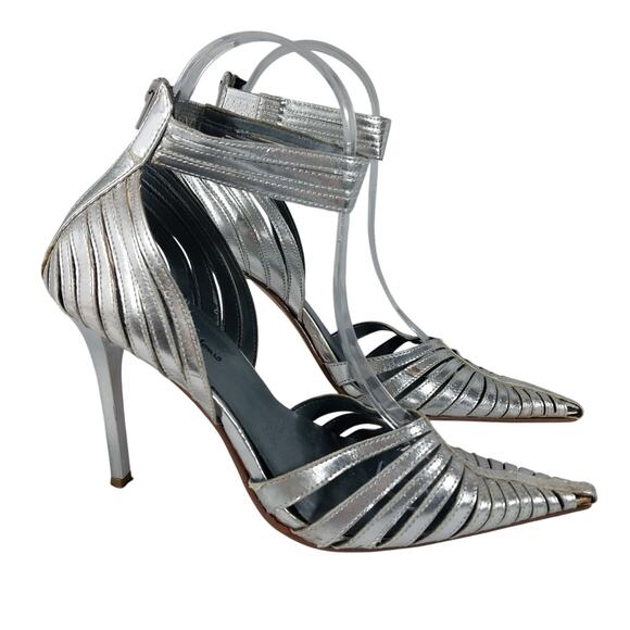 MICHAEL ANTONIO! SILVER VEGAN LEATHER MULTI-STRAP/LADDERED HEELS! SZ 5.5M - Picture 1 of 10